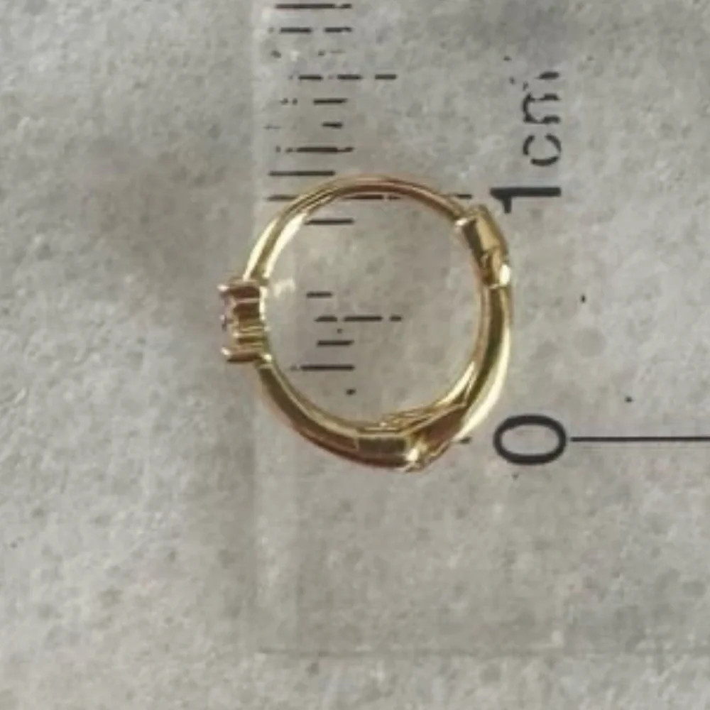 Gold Crystal Flower Huggie Hoop Earrings Brand New - Picture 2 of 6